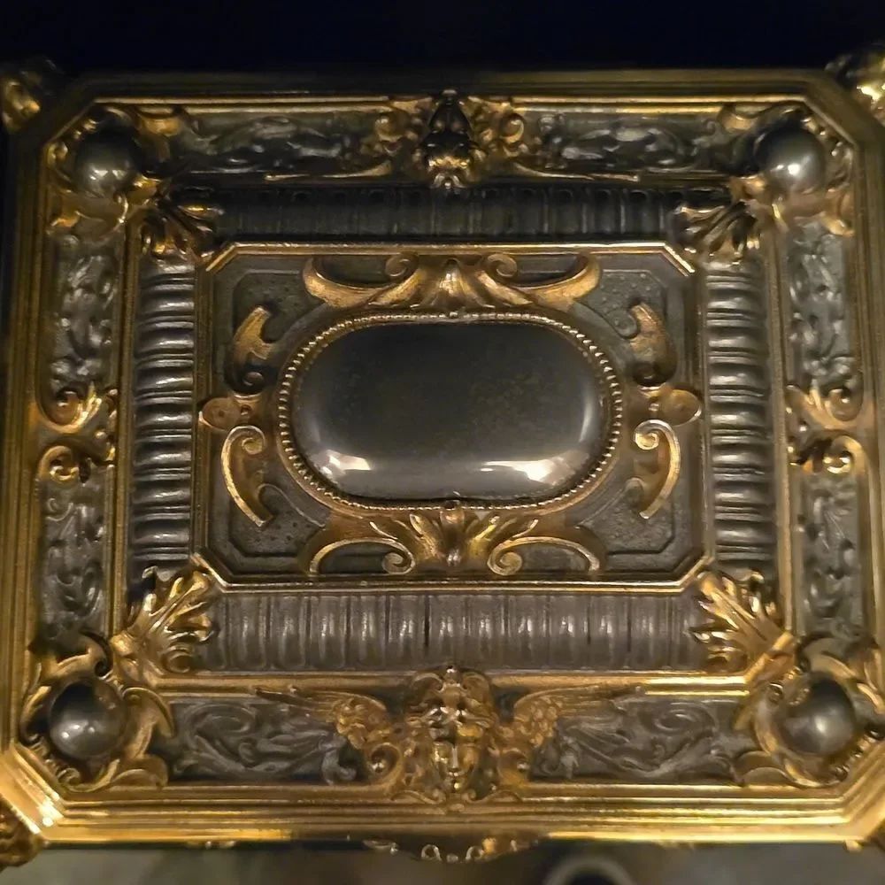 EARHAD & SOHNE VINTAGE CASKET JEWLERY BOX!Elegant Gold and Silver Decorative Box - Picture 14 of 15